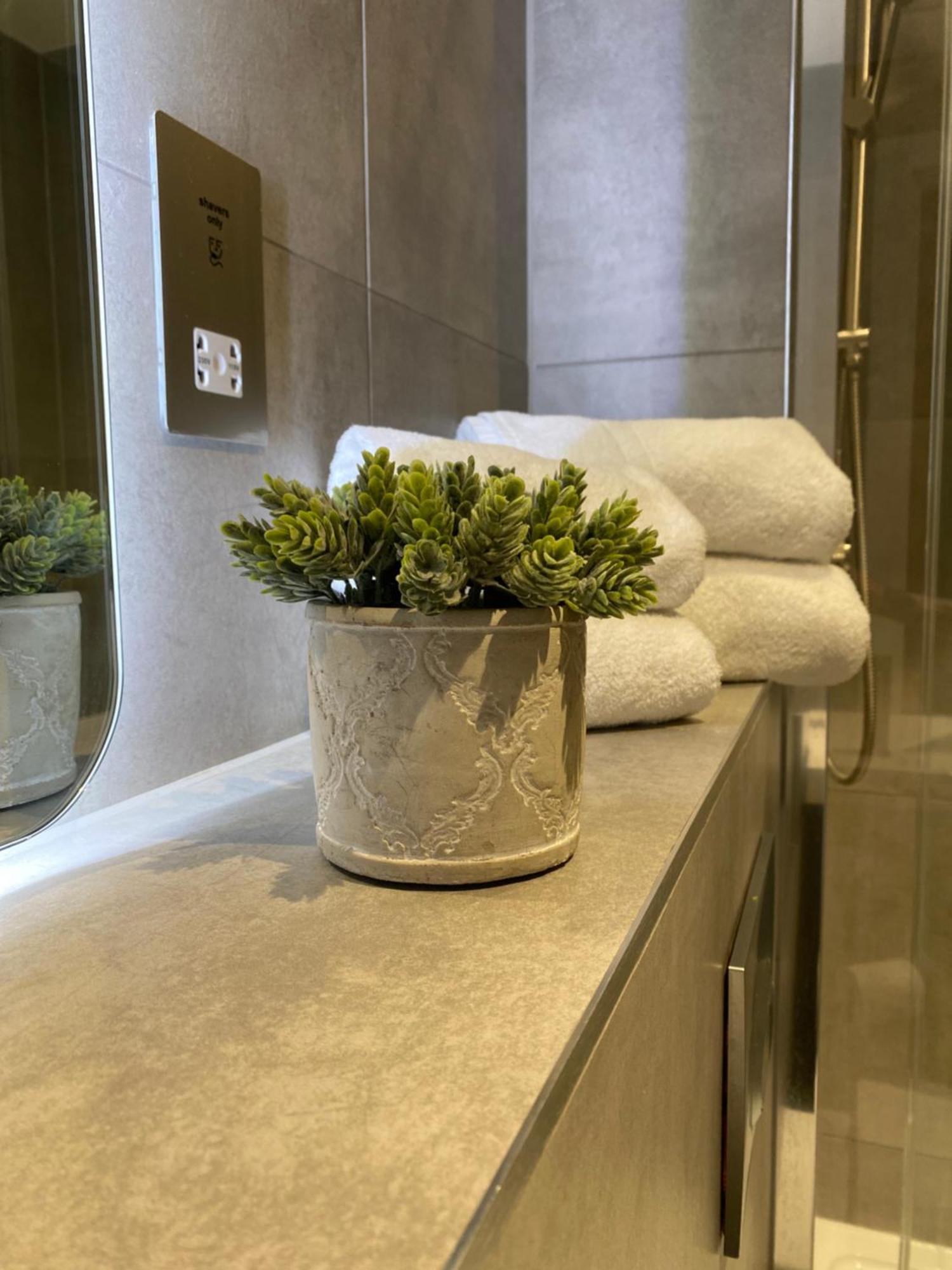 Luxury York Apartment, Free Parking & Free Gym Exterior foto